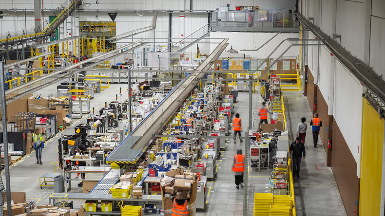 Un salarié d'Amazon licencié pour avoir soutenu sur Facebook un blocage des Gilets jaunes