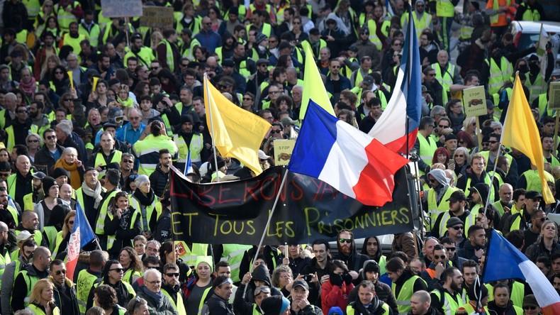 Sondage Gilets jaunes : pour la première fois, une majorité de Français veut l'arrêt du mouvement
