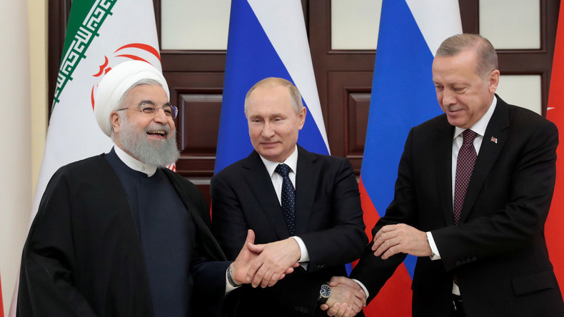 A Sotchi, Poutine appelle à «éliminer définitivement le foyer terroriste» d'Idleb