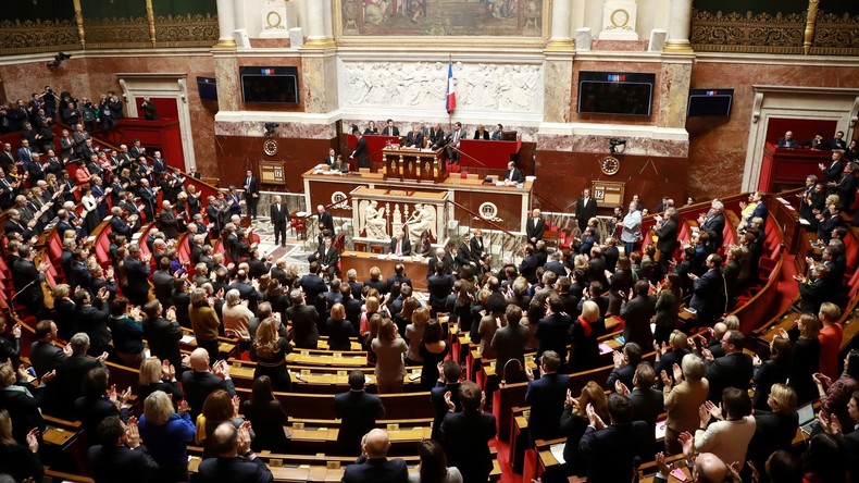 Après la polémique, «parent 1, parent 2» déjà enterré et remplacé par «père-mère-père-mère» ?