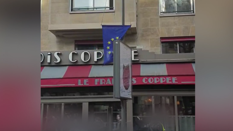 Acte 14 : triste sort pour des drapeaux européens sur le parcours des Gilets jaunes à Paris (VIDEOS)