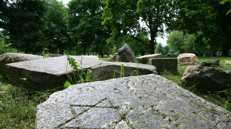 Alsace : environ 80 sépultures d'un cimetière juif profanées à Quatzenheim, selon la préfecture