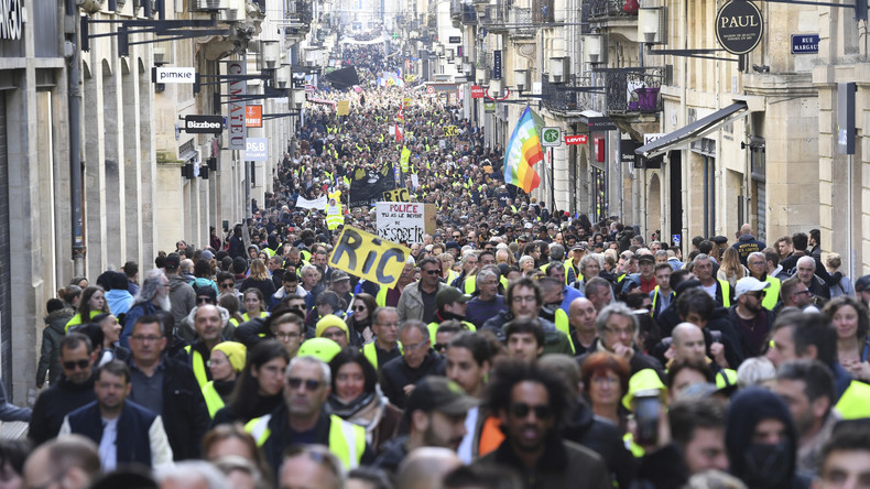 Castaner sur les Gilets jaunes : «Autant de personnes qui manifestent que pour un match de l'OM»