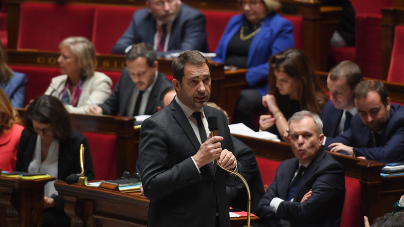 Agacés par les propos de Castaner, Loic Prud'homme et ses collègues LFI quittent l’Hémicycle (VIDEO)