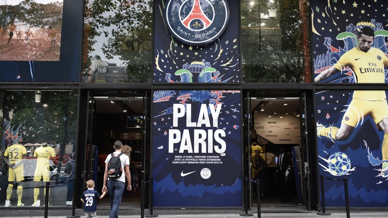 Un Crs A T Il Volé Des Maillots Du Psg Lors De Lacte 18 Des