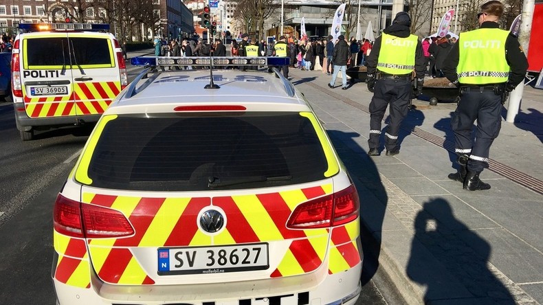 Au moins quatre blessés après qu'un élève a menacé un professeur à Oslo