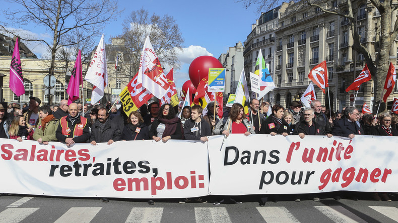Grèves et manifestations à Paris et dans toute la France à ...