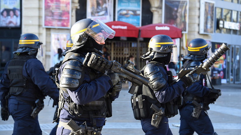 Acte 19 Des Policiers Déguisés En Gilets Jaunes Pour