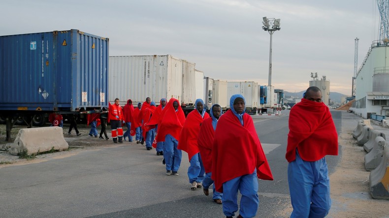 L'UE suspend le déploiement de ses bateaux de sauvetage de migrants au large de la Libye