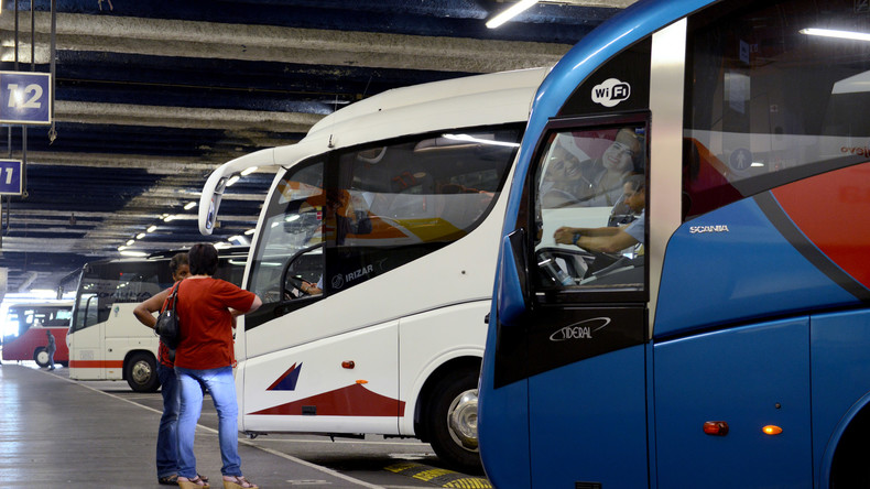 Un chauffeur de bus qui refusait de serrer la main de ses collègues femmes gagne aux prud’hommes
