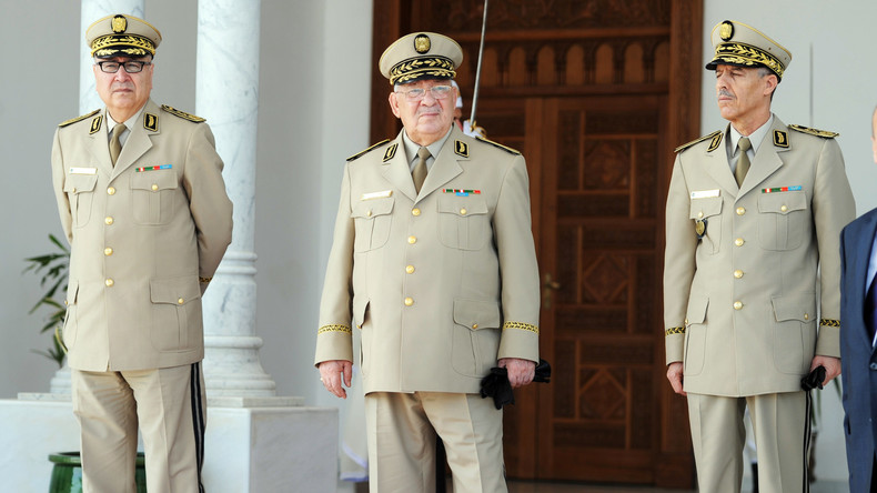 Algérie : l'armée «soutient le peuple jusqu’à la satisfaction de ses revendications»