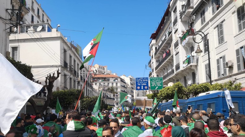 Algérie : où en est la contestation en ce 8e vendredi de mobilisation ? (IMAGES)