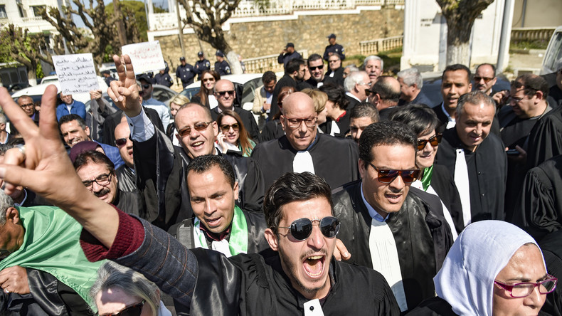 Algérie : des magistrats refusent de superviser l'élection présidentielle