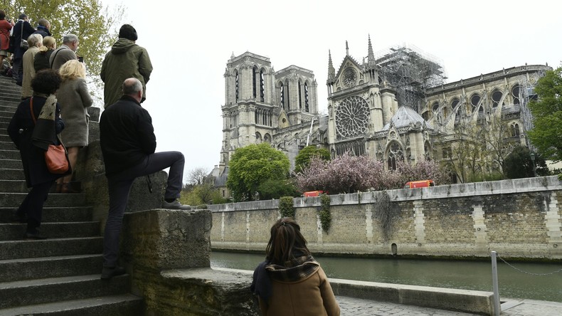 Incendie de Notre-Dame de Paris : les collectes s'organisent pour sauver le bâtiment