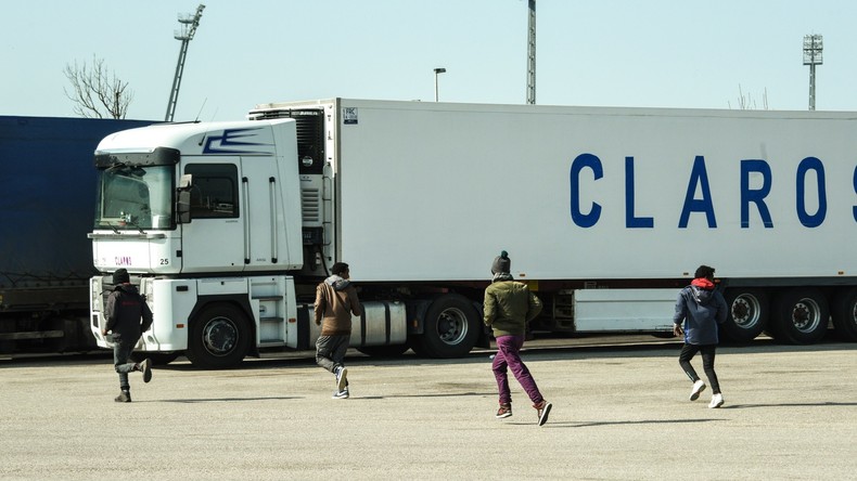 Découverte de 21 migrants cachés dans une remorque dans la Meuse