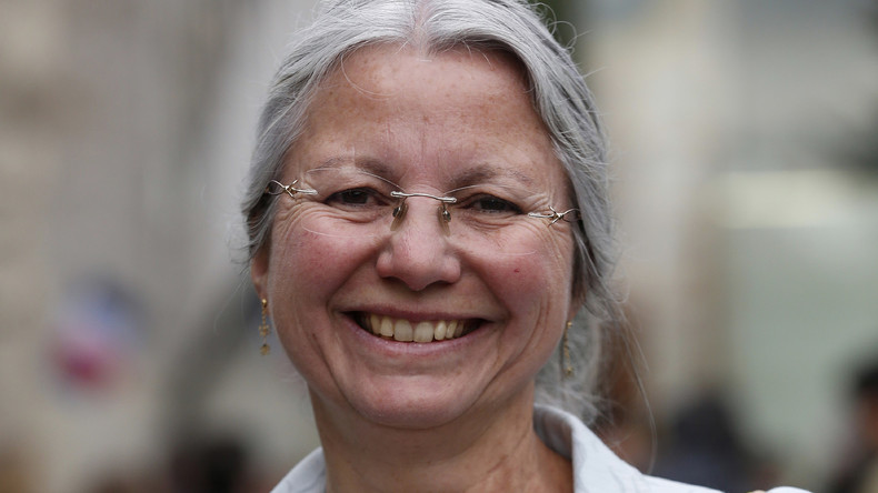 Des célébrités, dont Muriel Robin, demandent l'exclusion d'une députée LREM pour homophobie