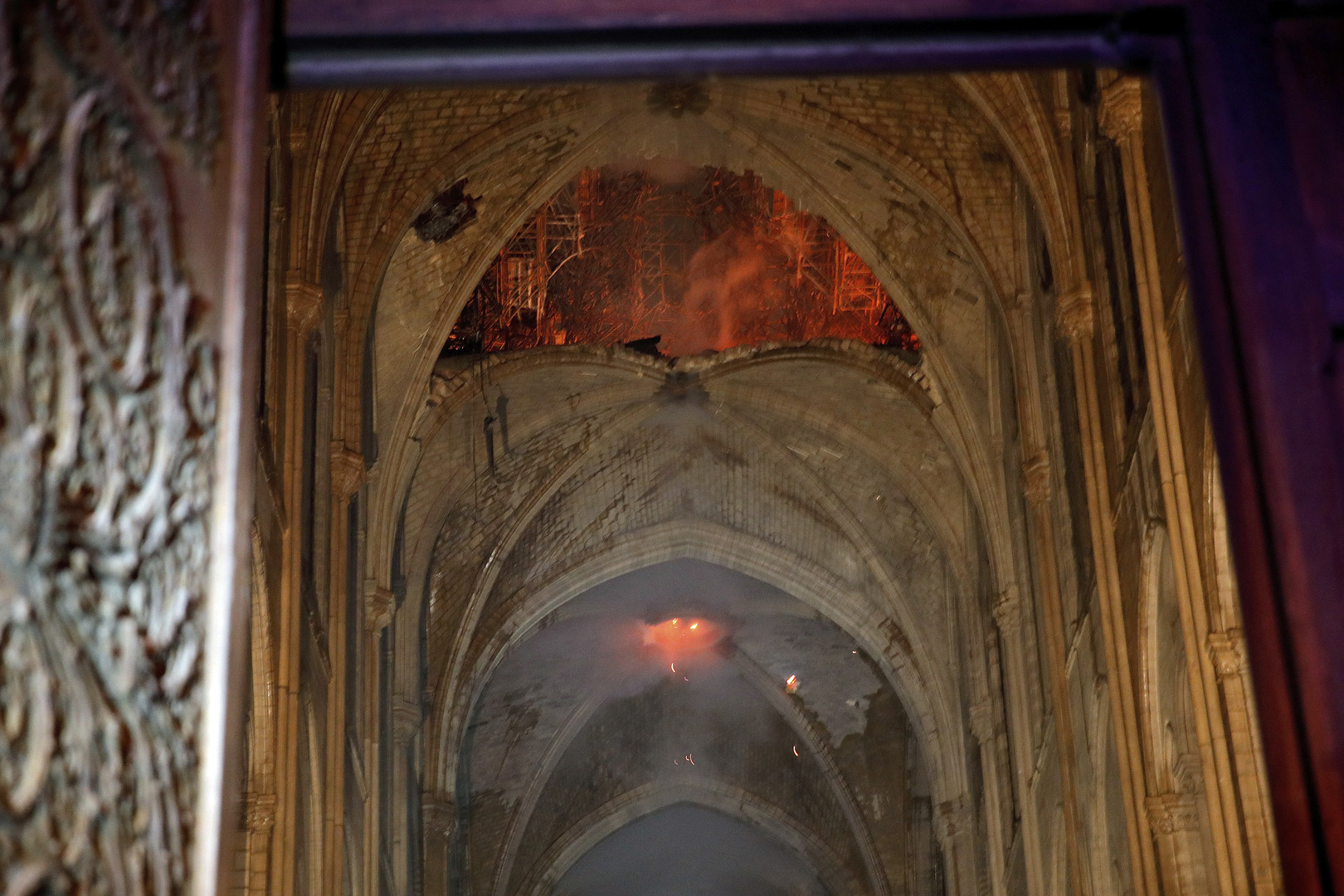 Les glaçantes premières images de l'intérieur de Notre-Dame de Paris, ravagée par le feu (IMAGES)
