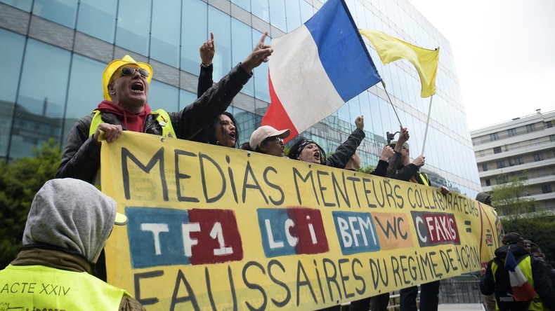 «Sujets interdits», journalistes «muselés» ? Les médias au cœur d'une conférence pro-Gilets jaunes