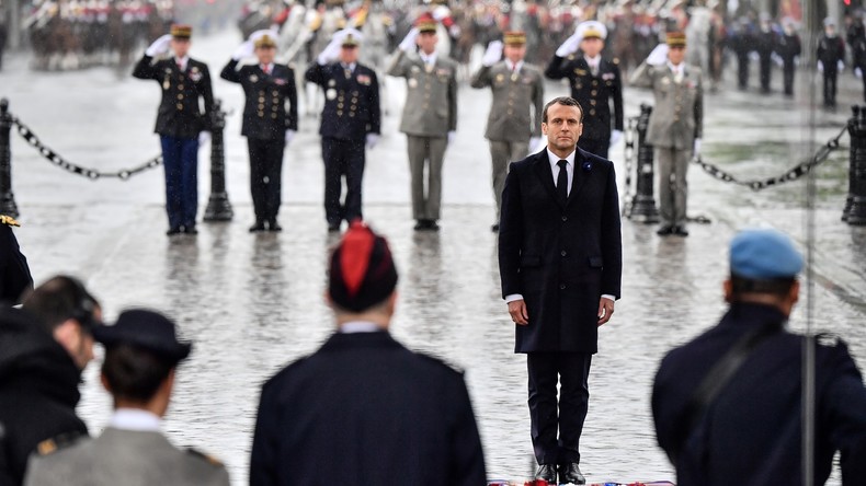 Macron chahuté lors des commémorations du 8 Mai malgré un important dispositif de sécurité (VIDEO)