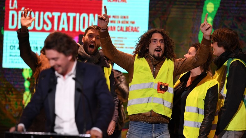 «Droits au chômage pour tou.te.s» : des Gilets jaunes perturbent la cérémonie des Molières (IMAGES)