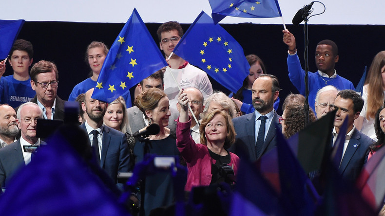 Européennes : Renaissance promet beaucoup mais reconnaît le manque d’influence du Parlement