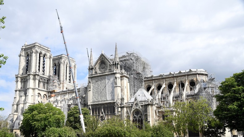 Notre-Dame : le projet de restauration à l'identique a-t-il du plomb dans l'aile ?