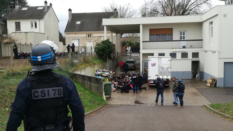 Lycéens de Mantes-la-Jolie : «pas de faute» de la police selon l'enquête administrative