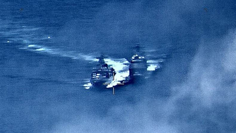 Frôlant la collision, des navires de guerre russe et américain s'accusent réciproquement (VIDEO)