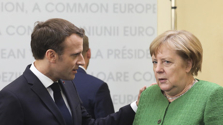 Le président français Emmanuel Macron et la chancelière allemande Angela Merkel lors d'un sommet européen à Sibiu en Roumanie, le 9 mai.