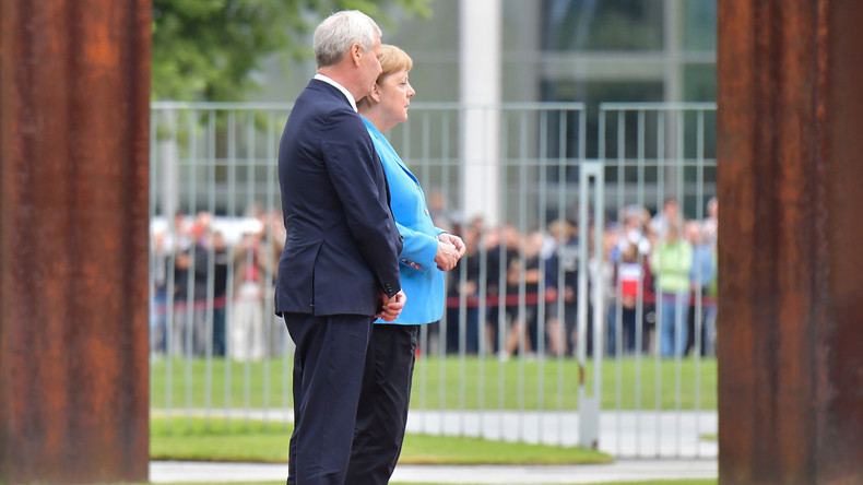 Angela Merkel prise de tremblements pour la troisième fois en moins d'un mois (VIDEO)