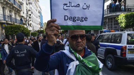 Algérie : six personnalités nommées par Bensalah pour mener le dialogue avec la contestation