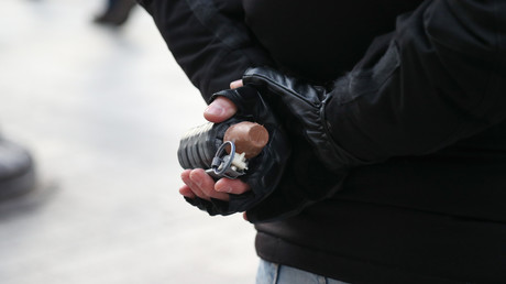 Le Défenseur des droits recommande une «réflexion approfondie» sur les grenades de désencerclement