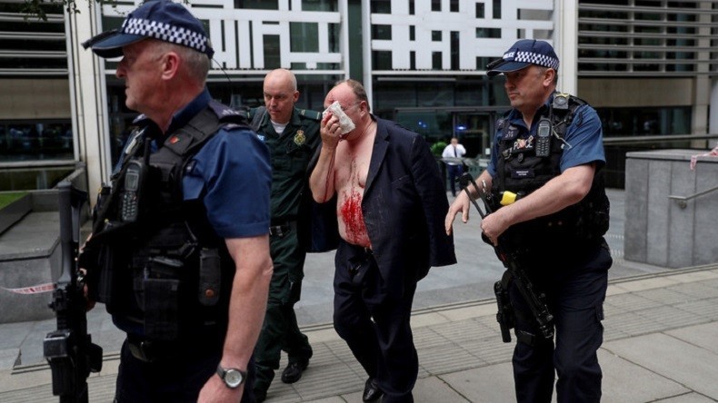 Un homme poignardé devant le ministère de l'Intérieur à Londres