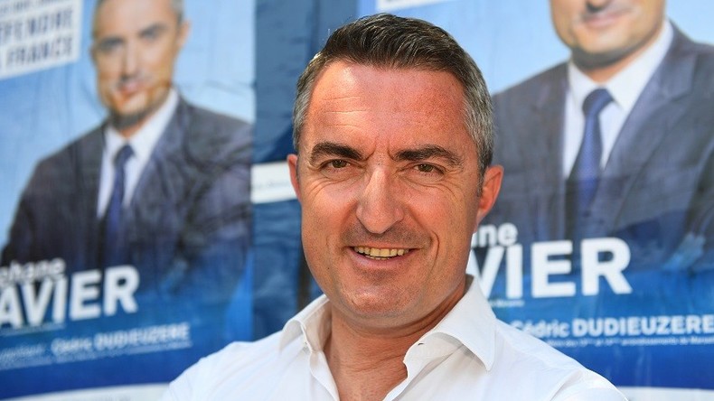 Son visage flouté dans le journal La Provence, un sénateur RN proteste