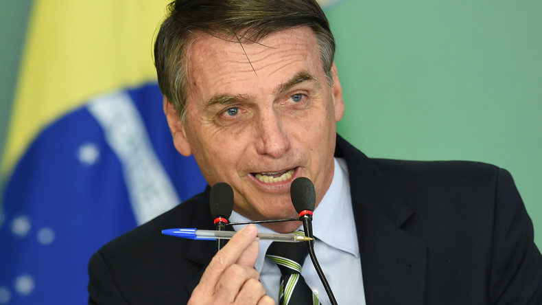 Polémique sur l'Amazonie : Bolsonaro annonce qu'il n'utilisera plus les stylos Bic français