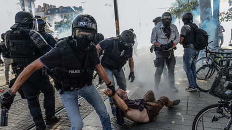 Un homme interpellé à Nantes lors d'une manifestation contre les violences policières (image d'illustration).