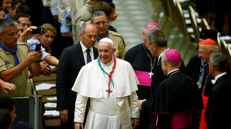 Le pape François salue des scouts au Vatican (Image d'illustration)