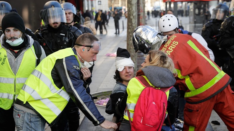 Les «mutilations des manifestants, marque indélébile du quinquennat Macron», selon Marine Le Pen