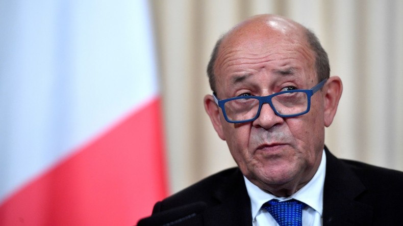 Non-accréditation des journalistes de RT France à l'Elysée : Le Drian évoque «une vision du CSA»