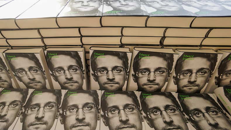 Edward Snowden attaqué en justice par les Etats-Unis après la sortie de son autobiographie