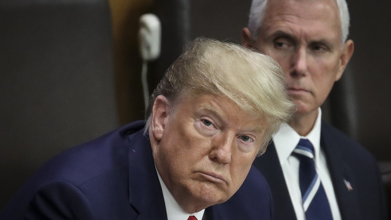 Donald Trump réfute à nouveau toute pression sur l'Ukraine, les démocrates demandent sa destitution