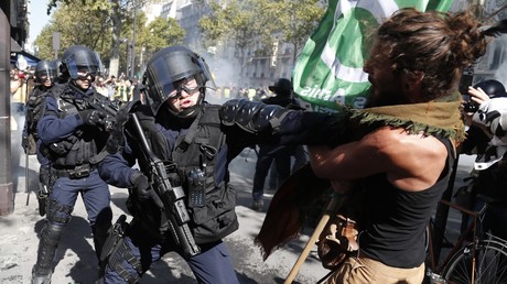 Marche pour le climat, acte 45 des Gilets jaunes : retour en images sur une journée confuse