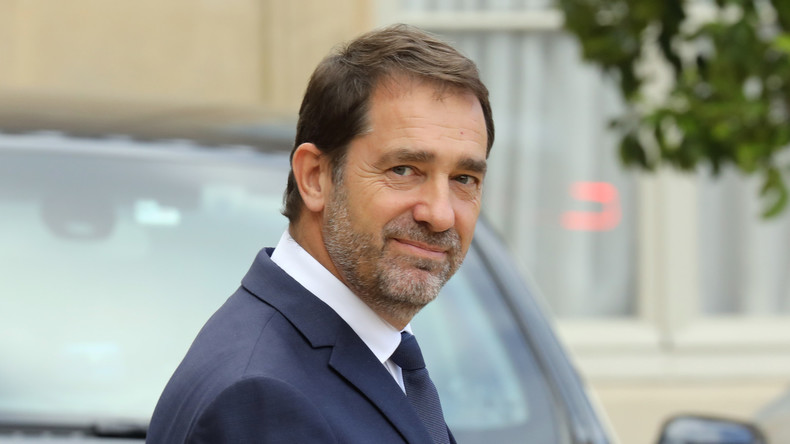 Attaque à la préfecture : Christophe Cantaner reconnaît des failles mais refuse de démissionner