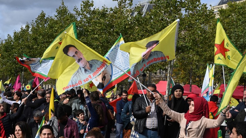 Paris : manifestation contre l'opération militaire turque en Syrie