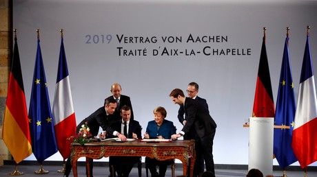 Le Parlement approuve le traité franco-allemand d'Aix-la-Chapelle