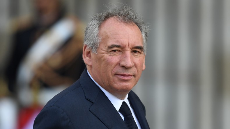 Emplois présumés fictifs d'assistants parlementaires MoDem : vers une mise en examen de Bayrou ?