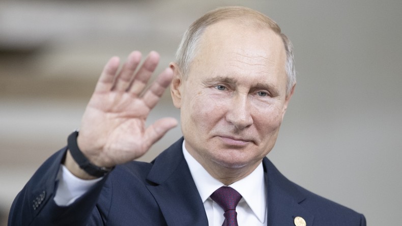 Poutine salue les avancées dans le Donbass et veut une prorogation de la loi sur son statut spécial