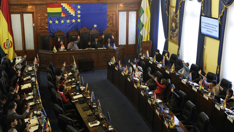 Bolivie : les sénateurs considèrent caduque la présidentielle remportée par Evo Morales