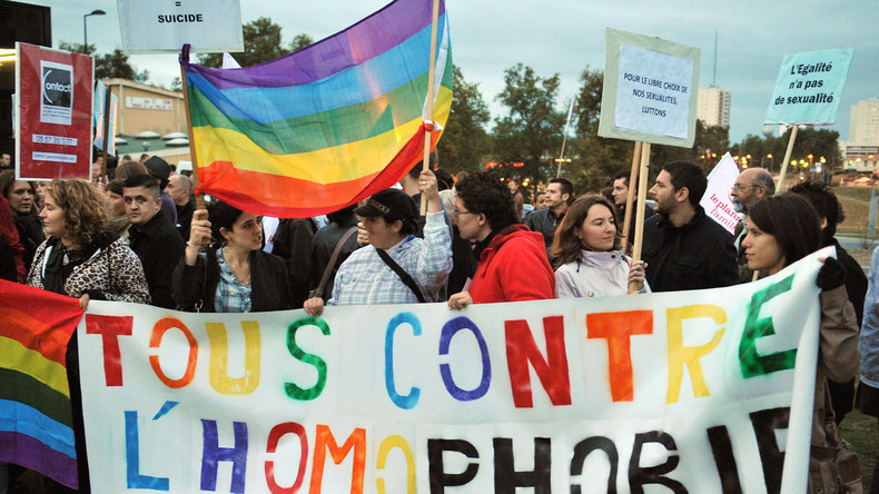 La vague de tweets sur Noisiel témoigne-t-elle d'une homophobie propre aux banlieues ?