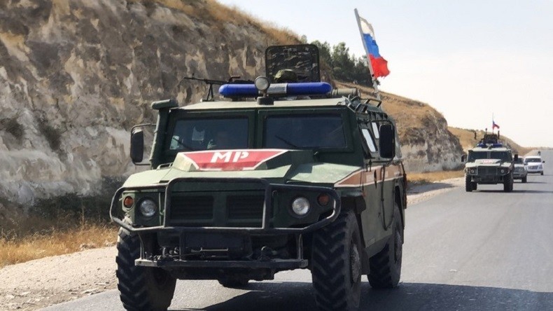 Trois militaires russes blessés dans une explosion lors d'une patrouille dans le nord de la Syrie